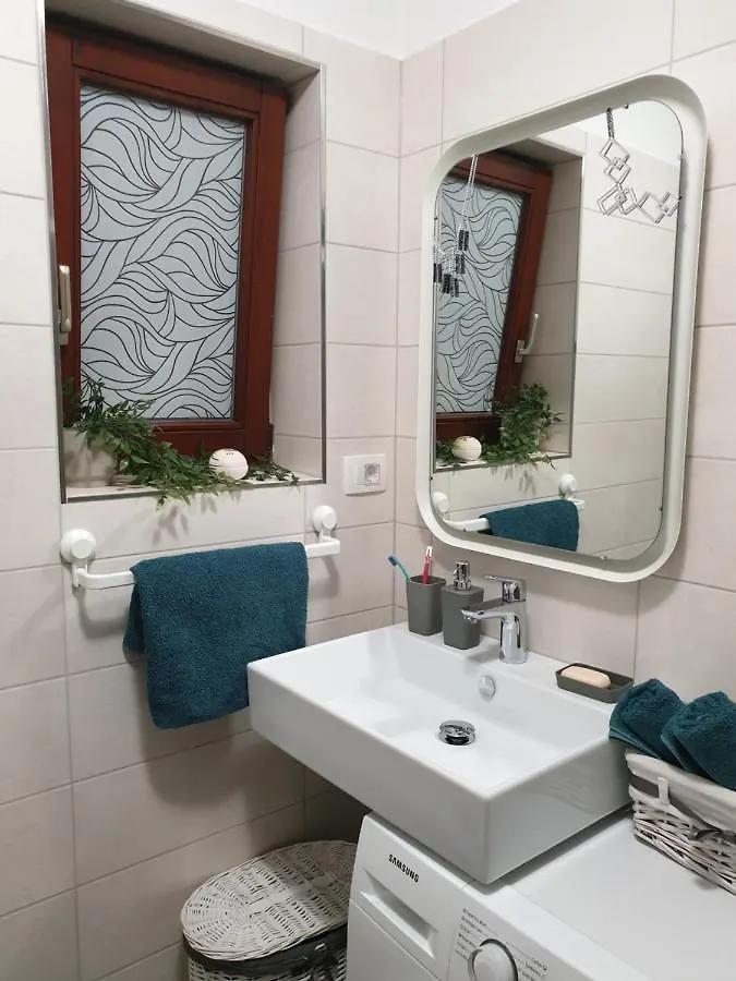 Zuma Melin Apartment Cres